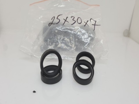 Фото1 Oil seal 25-30-7