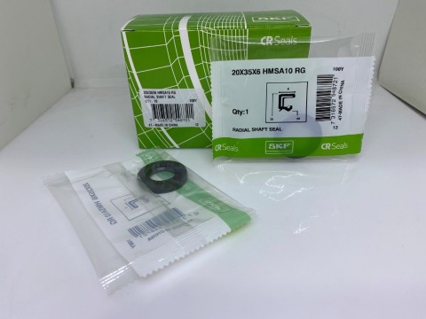 Фото1 Сальник армированный с пружинкой 20х35х6 HMSA10 RG SKF