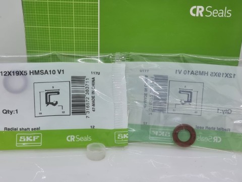 Фото1 Сальник армований з пружинкою 12х19х5 HMSA10 V SKF